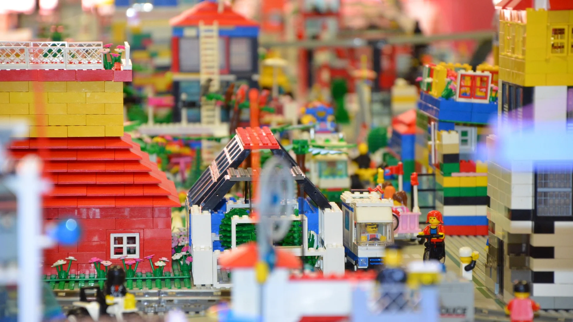 Construction collective détaillée en LEGO
